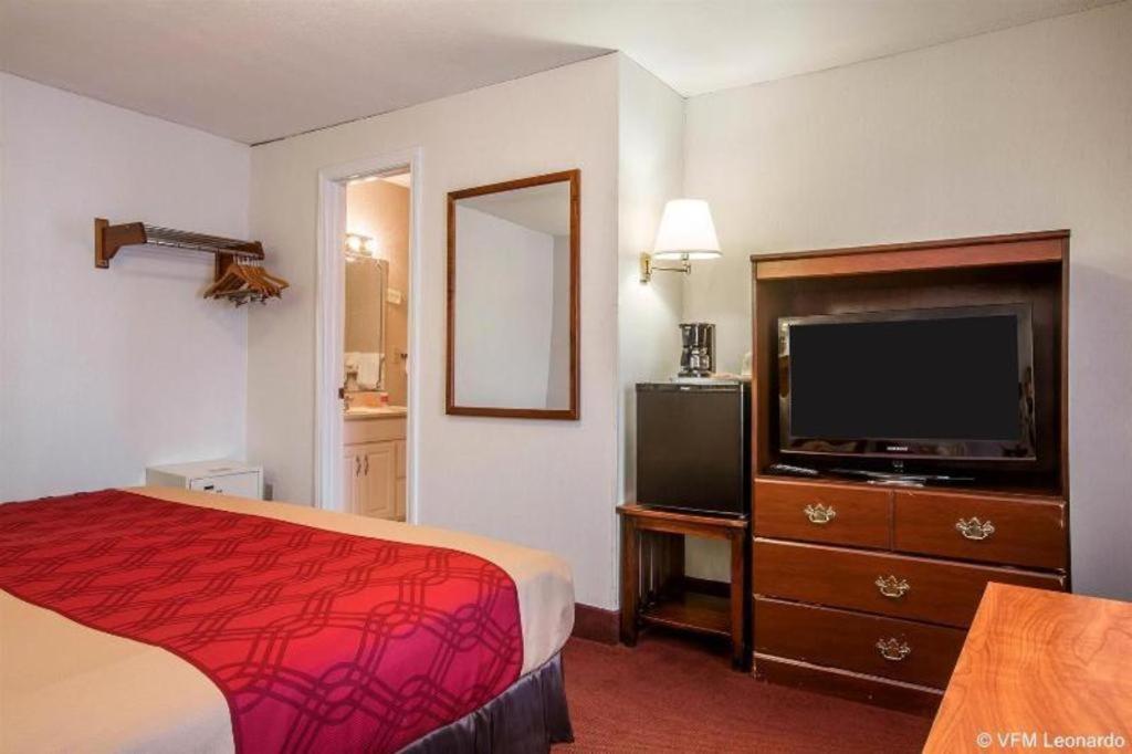 Popular attractions Area Nearby Property